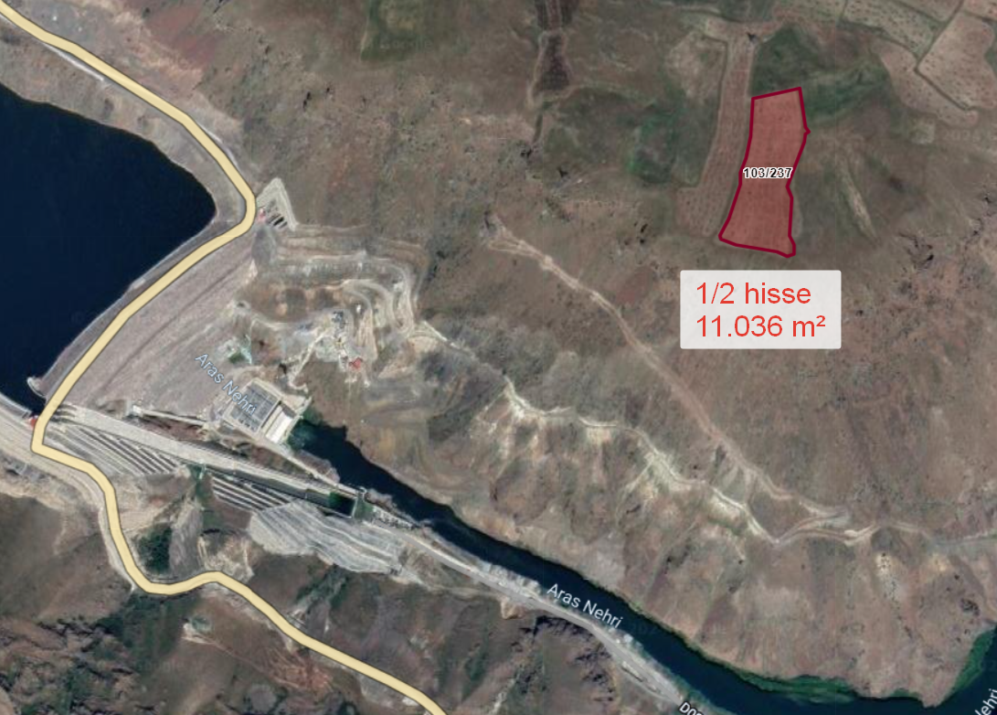 KARS SARIKAMIŞ AKKOZ NEHİRE CEPHE 11.036 M² SATILIK TARLA HİSSESİ